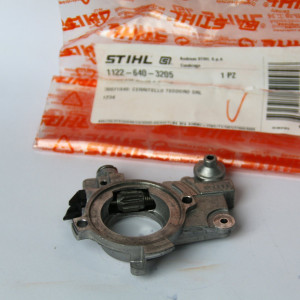 Stihl -  Pompa olio per MS 650, MS 660, 066, 066 W, 066 M, 066 MR, 066 BR
