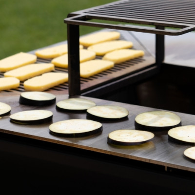 Barbecue a legna Tower antracite con portalegna 
